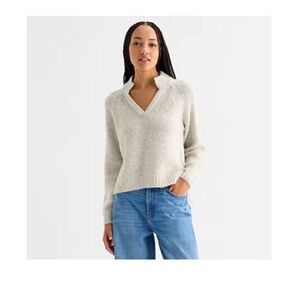 a.n.a Light Gray V-Neck Knit Sweater